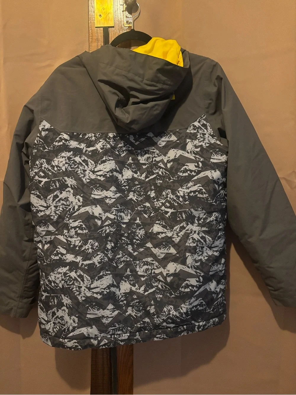 The North Face Boys' Brayden Insulated Jacket - Camo Mountains - youth XL